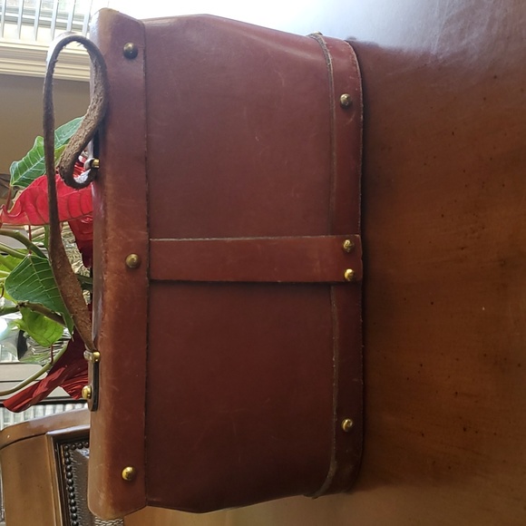 Handbag - Picture 2 of 15